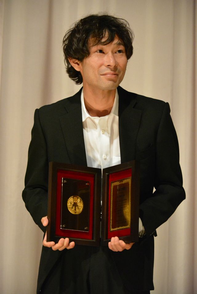 大森立嗣監督や『恋の渦』俳優陣、岩佐真悠子らが登場！　日プロ大賞受賞式が華やかに開催！　画像ギャラリー（8枚目）