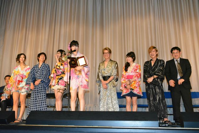 大森立嗣監督や『恋の渦』俳優陣、岩佐真悠子らが登場！　日プロ大賞受賞式が華やかに開催！　画像ギャラリー（16枚目）