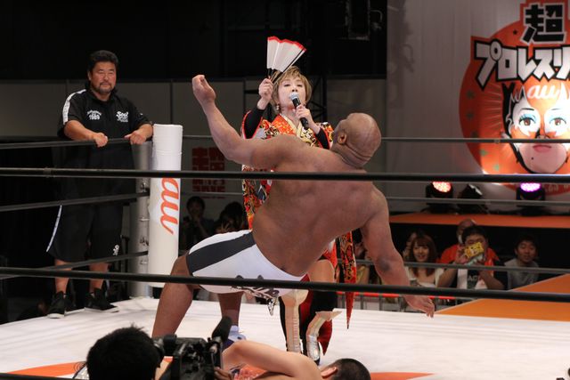 小林幸子がボブ・サップを撃破！フォトギャラリー：フォトギャラリー