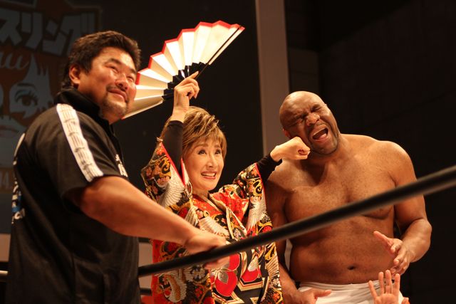 小林幸子がボブ・サップを撃破！フォトギャラリー（4枚目）