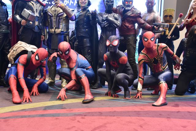 スパイダーマンが陛下にフォトボム？『アベンジャーズ／インフィニティ・ウォー』前夜祭（2枚目）