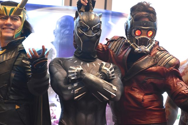 スパイダーマンが陛下にフォトボム？『アベンジャーズ／インフィニティ・ウォー』前夜祭（4枚目）