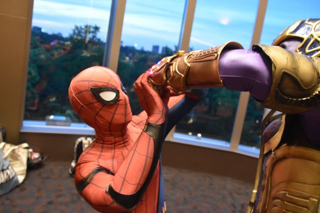 スパイダーマンが陛下にフォトボム？『アベンジャーズ／インフィニティ・ウォー』前夜祭（19枚目）