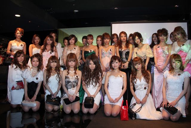 板尾創路が審査員に！「伝説のキャバ嬢総選挙」フォトギャラリー（4枚目）