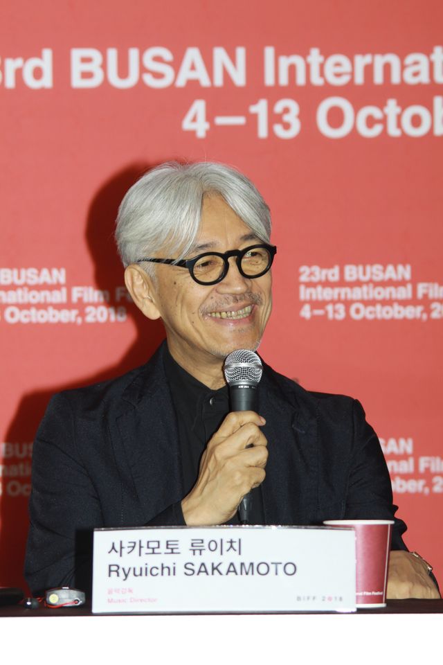 坂本龍一、釜山ハンドプリント・セレモニーへ（9枚目）