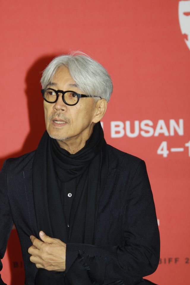 坂本龍一、釜山ハンドプリント・セレモニーへ（14枚目）