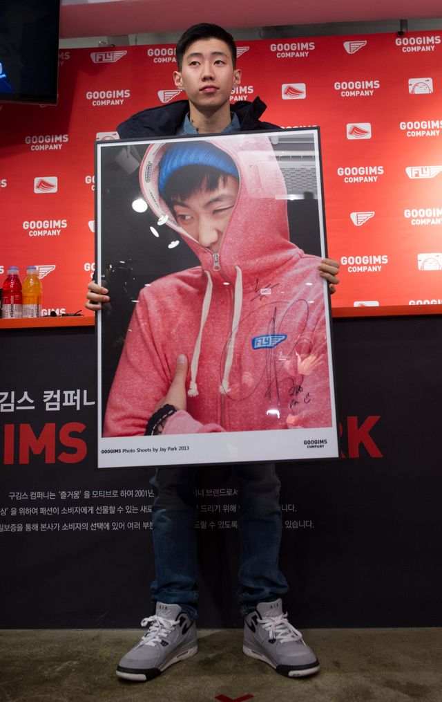 パク・ジェボム、販売収益金全額寄付！ファンサイン会を開催＜韓国JPICTURES＞（4枚目）