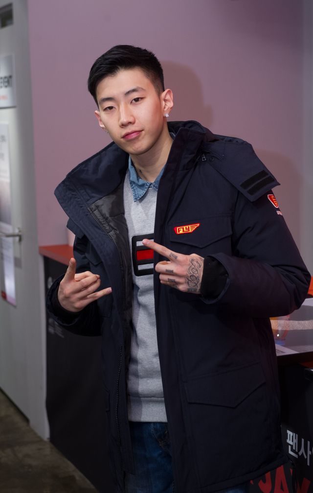 パク・ジェボム、販売収益金全額寄付！ファンサイン会を開催＜韓国JPICTURES＞（6枚目）