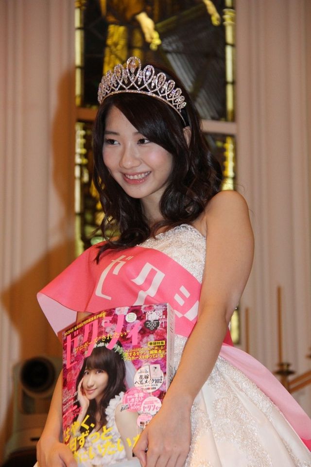 AKB48柏木由紀、3億2,500万円相当のウエディング姿を披露！フォトギャラリー（6枚目）
