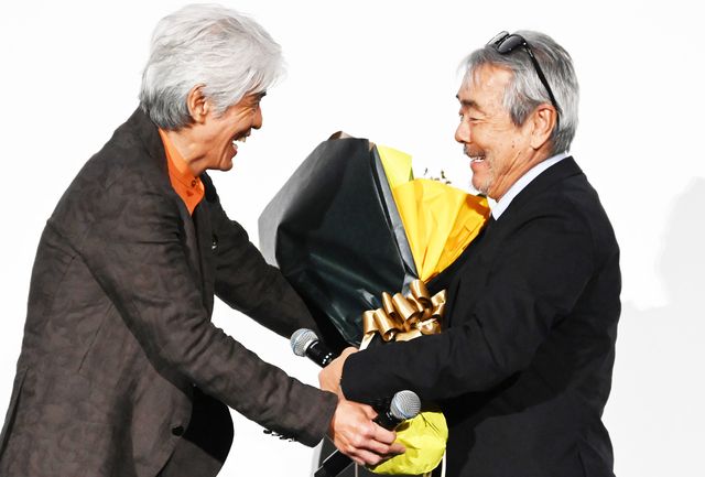 ディーン・フジオカ、金髪で登場！佐藤栞里は涙！『父と僕の終わらない歌』初日舞台あいさつ：フォトギャラリー