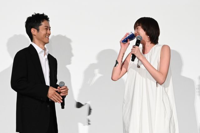 ディーン・フジオカ、金髪で登場！佐藤栞里は涙！『父と僕の終わらない歌』初日舞台あいさつ（10枚目）