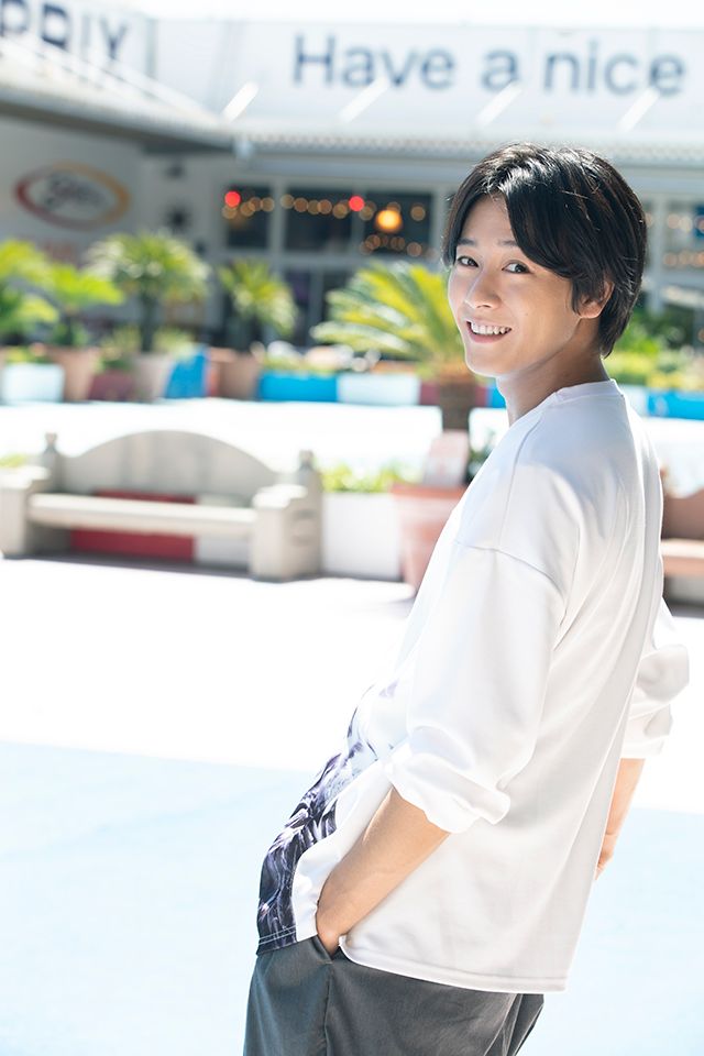 猪野広樹のクールなビリヤード姿！「猪野広樹カレンダー2021.04-2022.03」（2枚目）