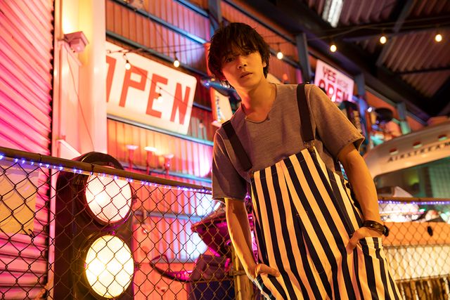 猪野広樹のクールなビリヤード姿！「猪野広樹カレンダー2021.04-2022.03」（3枚目）