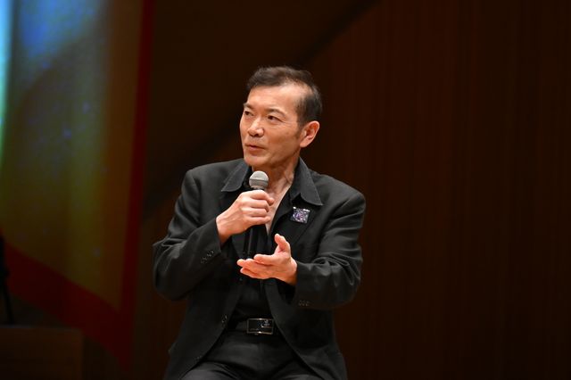 長野博、「ウルトラマンティガ」30周年ステージでティガと握手！「ウルトラマンの日 in 杉並公会堂」（5枚目）