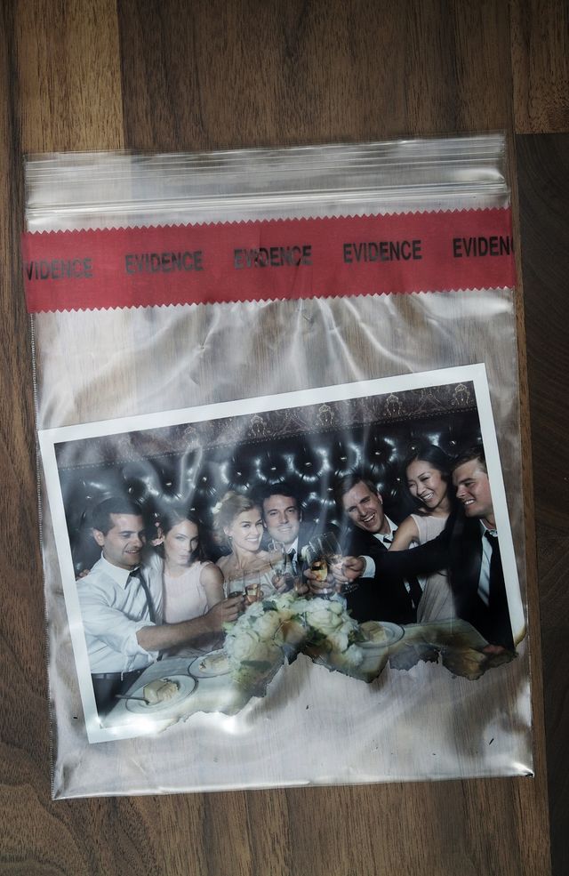 燃え残った日記、下着、カッター…映画『ゴーン・ガール』より証拠品画像（2枚目）