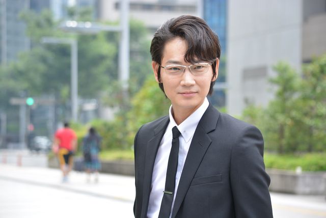 綾野剛「ハゲタカ」撮影現場公開（9枚目）