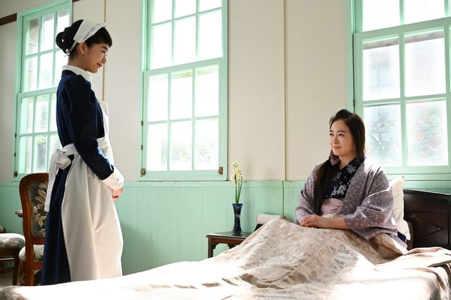 【画像11枚】朝ドラ「風、薫る」元彦（谷田歩）は千佳子（仲間由紀恵）を抱き寄せて …第40回場面写真（2枚目）