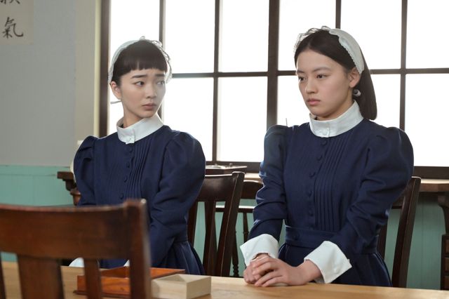 【画像11枚】朝ドラ「風、薫る」元彦（谷田歩）は千佳子（仲間由紀恵）を抱き寄せて …第40回場面写真（9枚目）