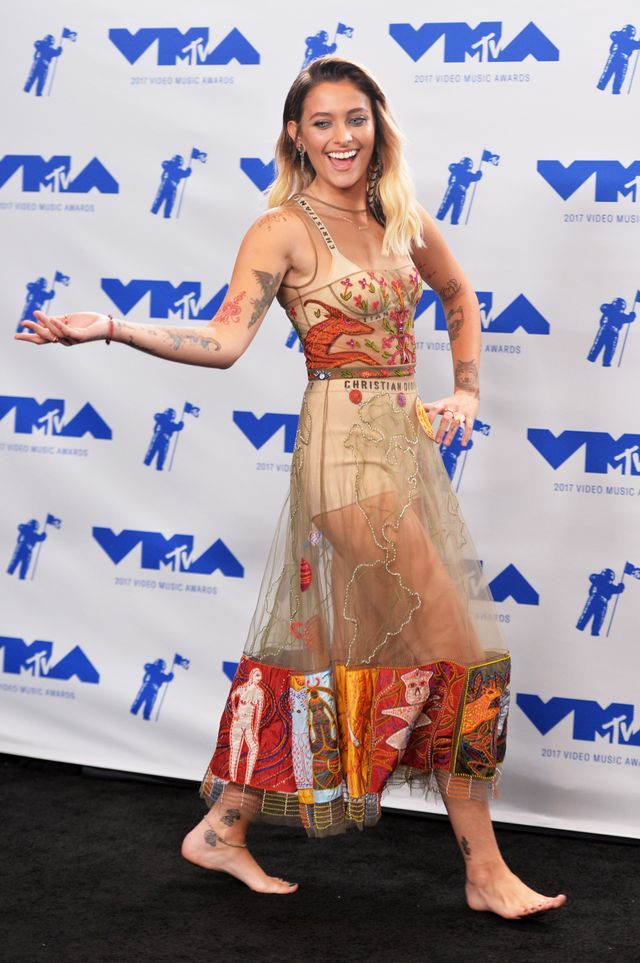 タトゥーがいっぱい!!最近のパリス・ジャクソンの写真（3枚目）