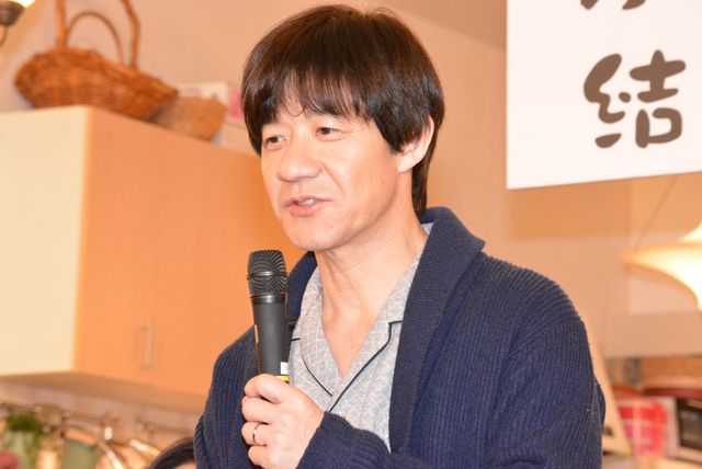 内村光良、イエス・ノー枕の意味を知らない木村多江にほっこり笑顔　画像ギャラリー（3枚目）