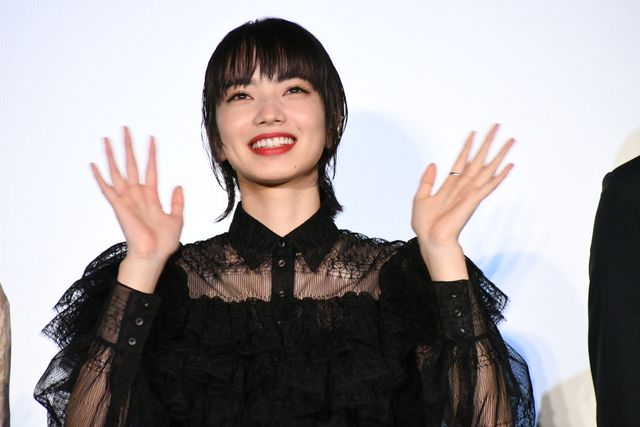 笑顔はじける小松菜奈＆宮沢氷魚＆臼田あさ美！『ムーンライト・シャドウ』初日舞台あいさつ（4枚目）