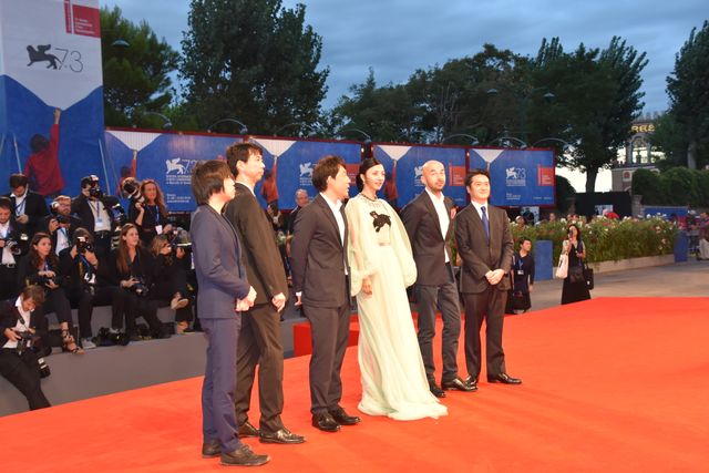 満島ひかり、ベネチアの観客を魅了！フォトギャラリー（27枚目）