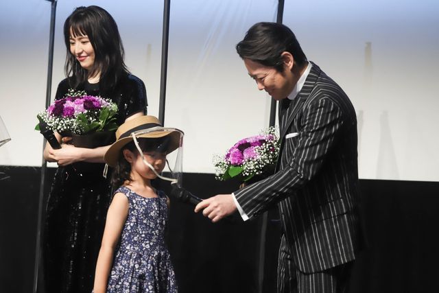 親子役の長澤まさみ＆奥平大兼ら出席！『MOTHER マザー』公開記念リモート舞台あいさつ（8枚目）