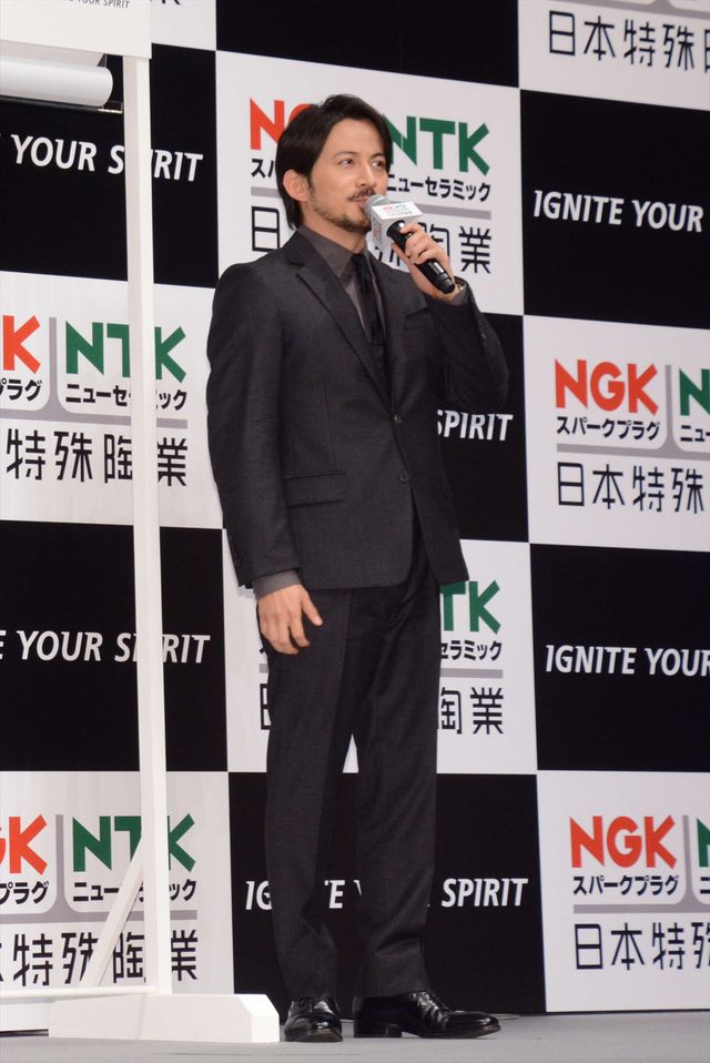 岡田准一、結婚後初の公の場へ（2枚目）