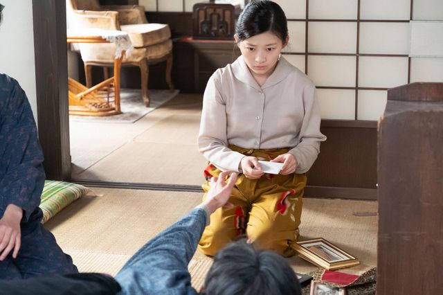 寅子（伊藤沙莉）と直明（三山凌輝）は仕事を紹介してもらい…「虎に翼」第42回の場面写真（5枚目）