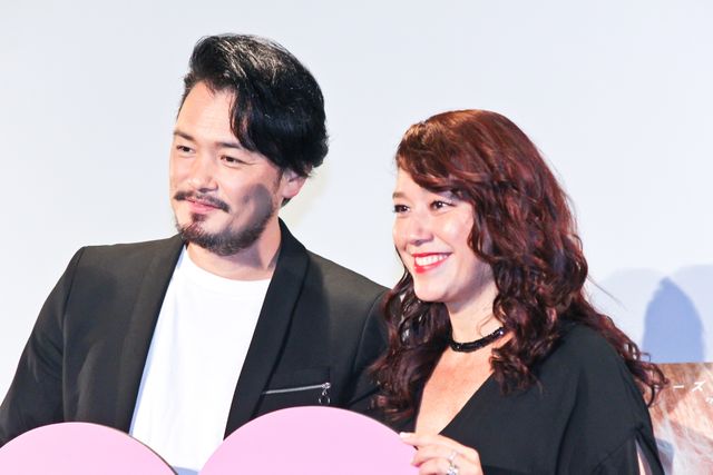 新婚のLiLiCo＆小田井涼平、ラブラブモードで登場！（10枚目）