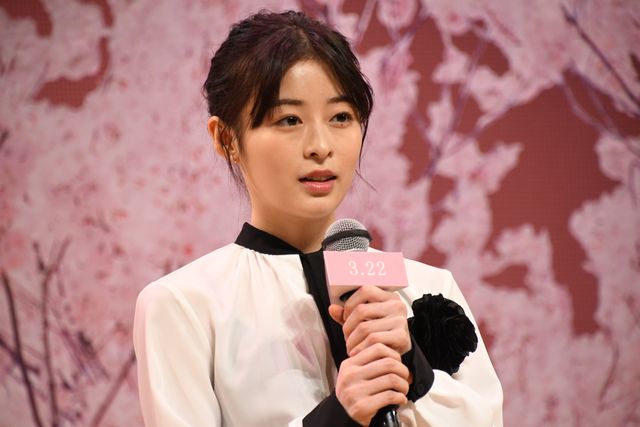 佐藤健、黒コーデで長澤まさみ、森七菜らと登壇！『四月になれば彼女は』完成披露（18枚目）