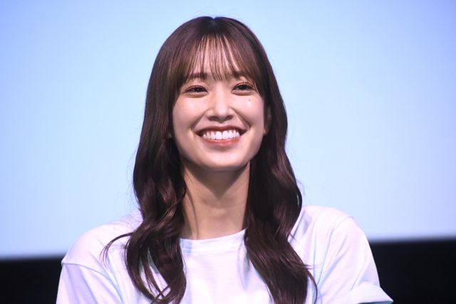日向坂46 直筆サイン入りtシャツ 佐々木久美 佐々木美玲 東村芽依 高本彩花 日向坂46 直筆サイン入りtシャツ 佐々木久美 佐々木美玲 東村