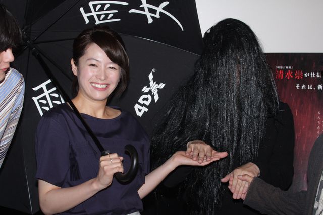 清野菜名、共演者“雨女”を紹介!?フォトギャラリー：フォトギャラリー