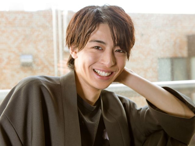 くしゃっと笑顔もあり！【高杉真宙インタビューカット集】（8枚目）