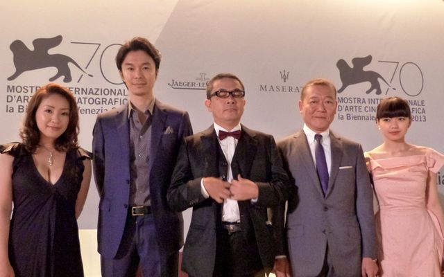 『地獄でなぜ悪い』園子温監督＆キャスト陣がベネチアで会見！フォトギャラリー（3枚目）
