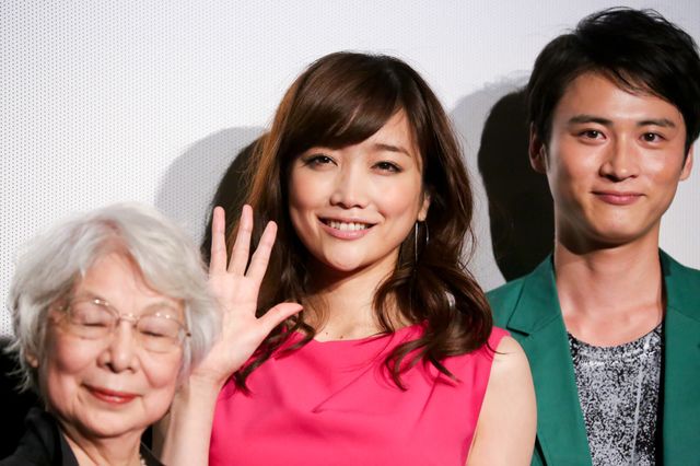 サトエリ、癒やし系スマイル！フォトギャラリー：フォトギャラリー