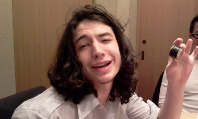 映画『少年は残酷な弓を射る』エズラ・ミラー日本滞在写真ギャラリー（4枚目）