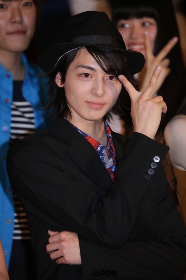 イケメン俳優・高杉真宙がキメポーズ！フォトギャラリー：フォトギャラリー