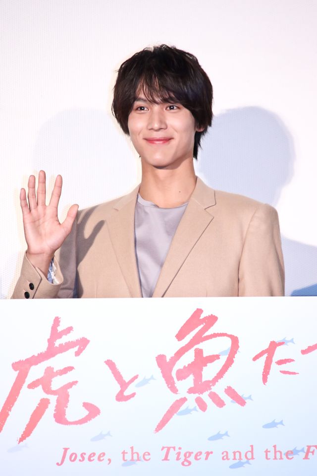 中川大志、笑顔が超絶爽やか!!『ジョゼと虎と魚たち』公開記念舞台あいさつ（22枚目）