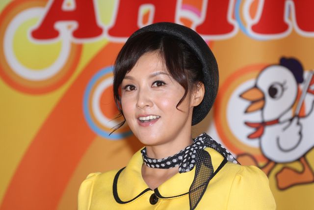 藤原紀香、タイトスカートのバスガイド衣装！フォトギャラリー（4枚目）