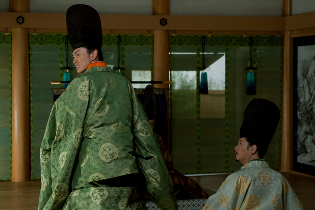 道兼がブチ切れ！兼家に衝撃の一言「光る君へ」第14回場面写真（4枚目）