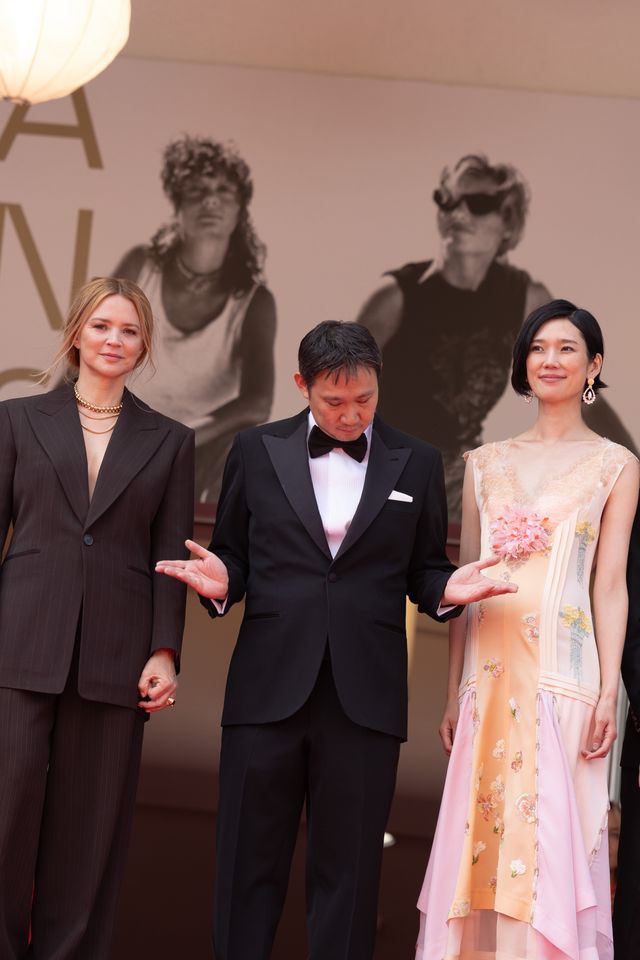 第79回カンヌ国際映画祭での『急に具合が悪くなる』チーム（5枚目）
