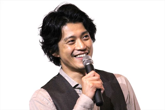 小栗旬、まさかの「楽しかったことほとんどね～なぁ」映画『銀魂』大阪舞台あいさつ（6枚目）