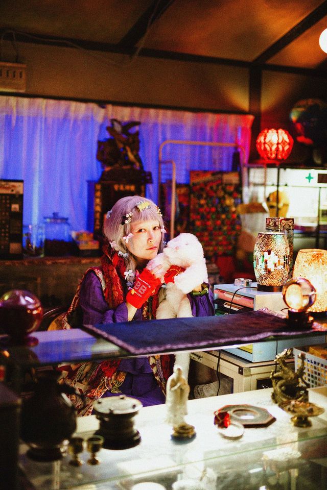 菊地凛子が激変！菅田将暉主演「もしもこの世が舞台なら、楽屋はどこにあるのだろう」ビジュアル：フォトギャラリー