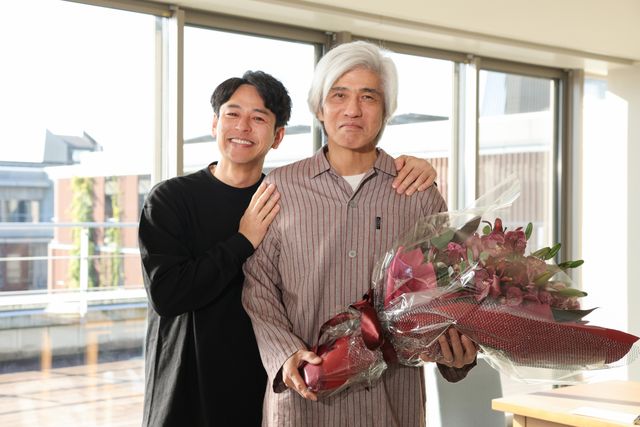 「ザ・ロイヤルファミリー」妻夫木聡とオールアップを迎えた佐藤浩市