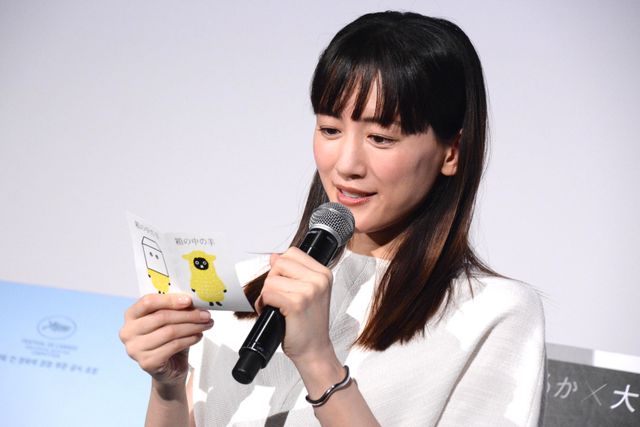 綾瀬はるか、純白衣装で登壇『箱の中の羊』舞台挨拶（8枚目）