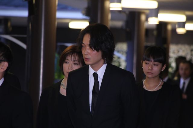 蜷川実花、父・蜷川幸雄さんは「一番尊敬する人」　画像ギャラリー（6枚目）