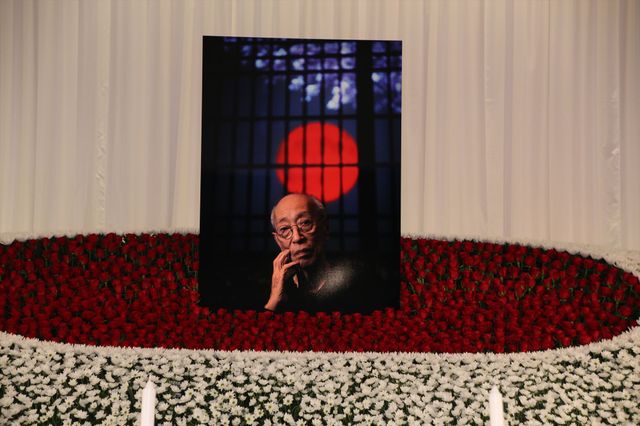 蜷川実花、父・蜷川幸雄さんは「一番尊敬する人」　画像ギャラリー（12枚目）