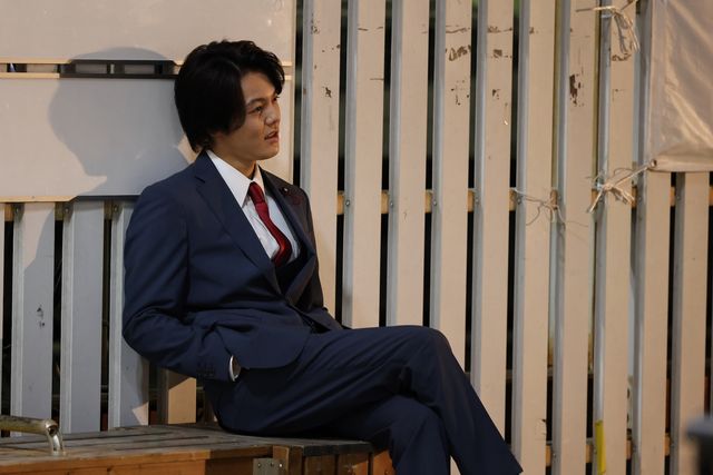 室龍太、高田翔の姿も！寺西拓人、主演映画『天文館探偵物語』場面写真：フォトギャラリー