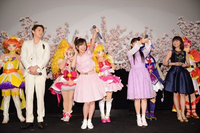 プリキュア声優・高橋李依＆堀江由衣＆新妻聖子、俳優・山本耕史に気遣い！写真ギャラリー『映画プリキュアオールスターズ　みんなで歌う♪奇跡の魔法！』初日舞台あいさつ（3枚目）